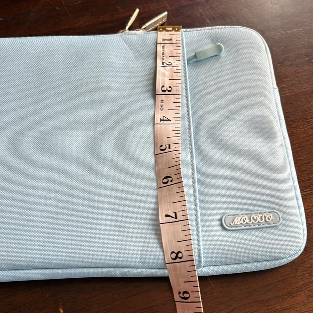 iPad/tablet zippered padded carrying case light blue new without tag